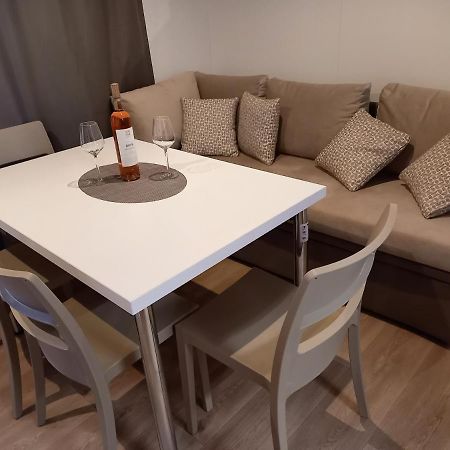 Mobile Home Agava Biograd Na Moru Luaran gambar