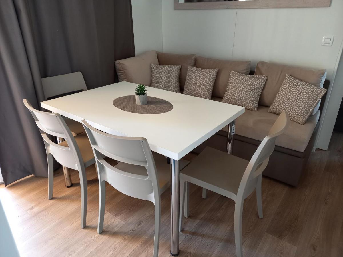 Mobile Home Agava Biograd Na Moru Luaran gambar