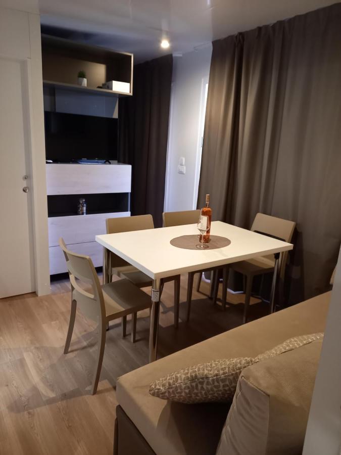 Mobile Home Agava Biograd Na Moru Luaran gambar